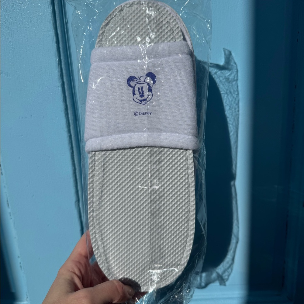NWT Mickey Mouse Unisex Slippers Tokyo Disney